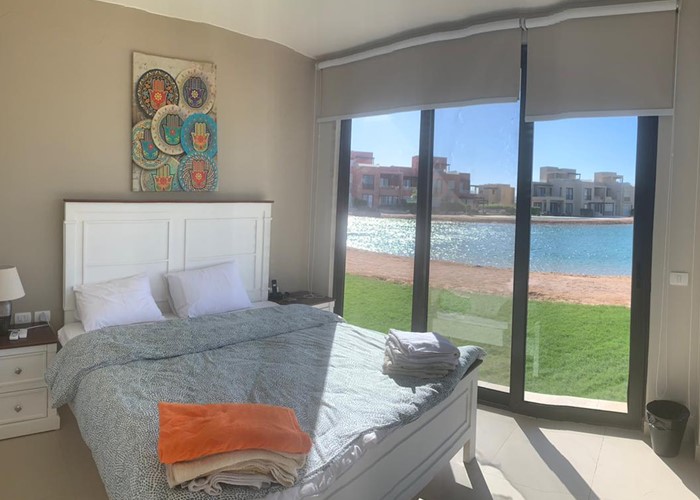 4 BR Villa with lagoon view in Tawila - 2